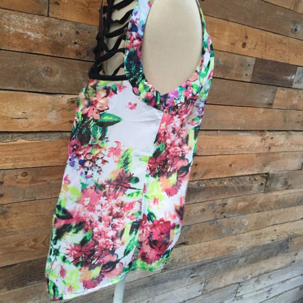 Floral blouse - Picture 2 of 3
